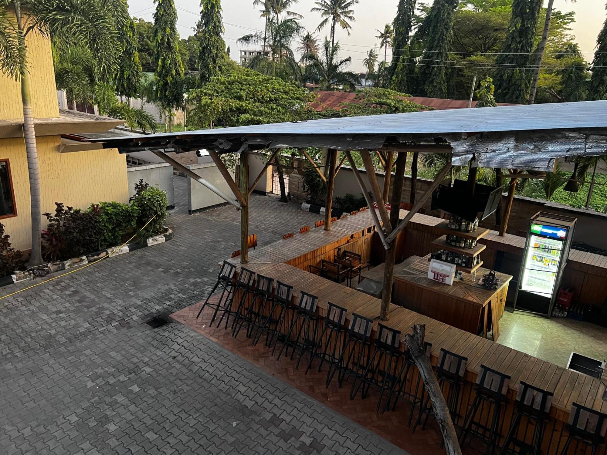 A Pousada K27 Premier Backpackers Dar es Salaam Exterior foto