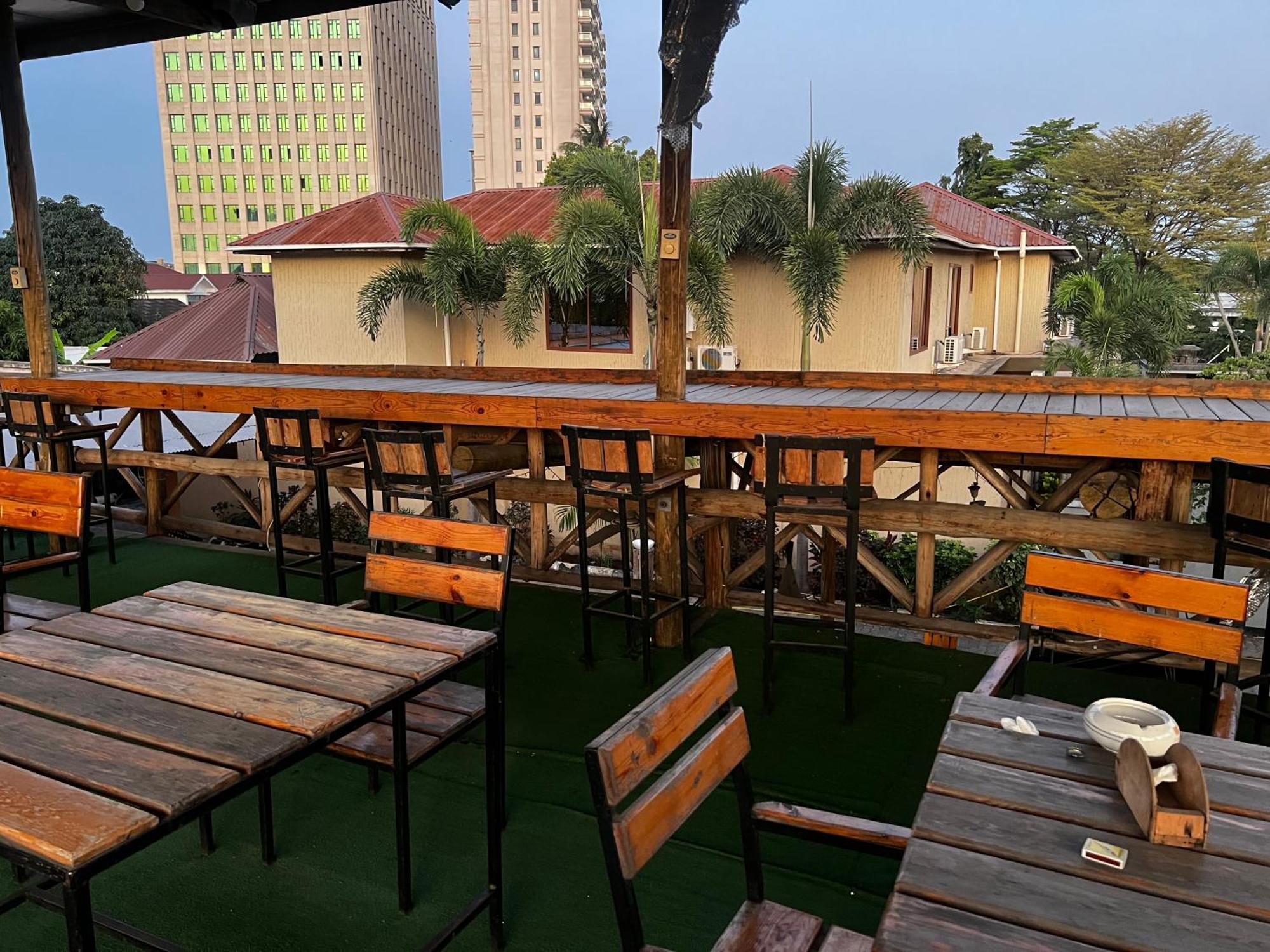 A Pousada K27 Premier Backpackers Dar es Salaam Exterior foto