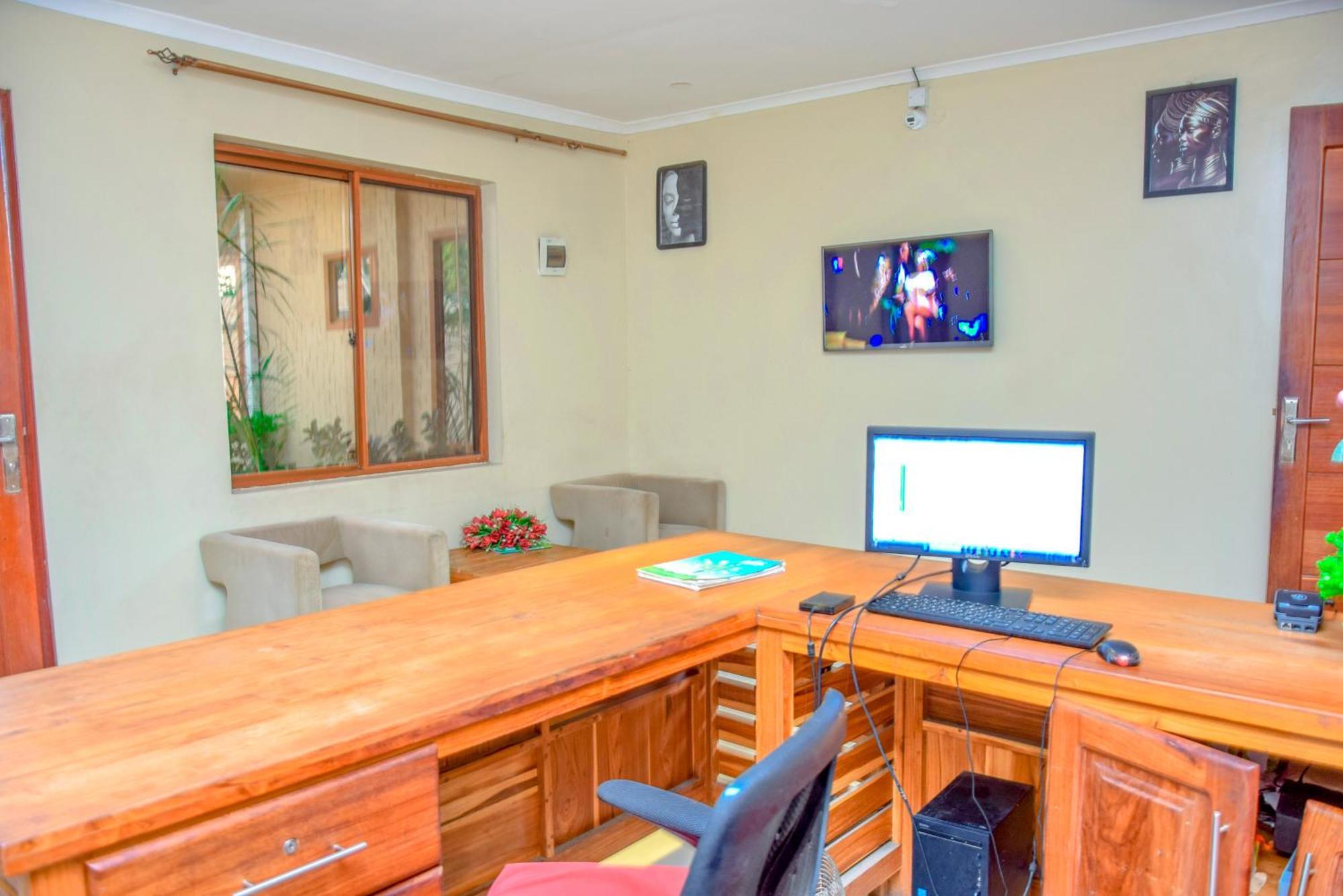 A Pousada K27 Premier Backpackers Dar es Salaam Exterior foto