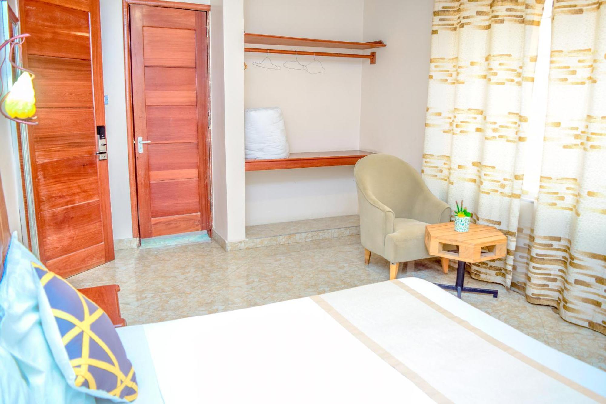 A Pousada K27 Premier Backpackers Dar es Salaam Exterior foto